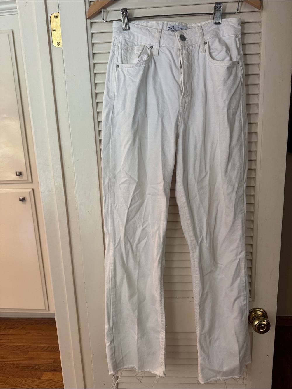 ZARA Cream Women's Jeans — Soft Neutral Waistband Detail